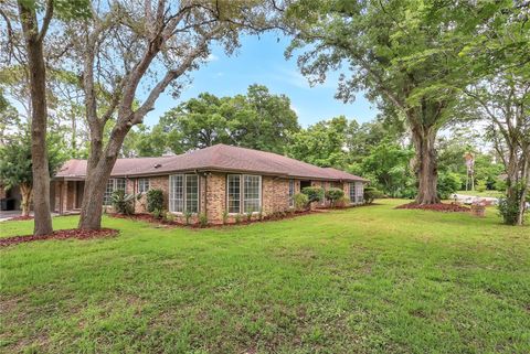 A home in LONGWOOD