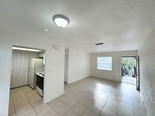 MASON & CARSWELLS HOLLY HILL - Residential Lease
