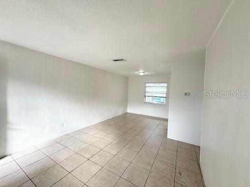MASON & CARSWELLS HOLLY HILL - Residential Lease