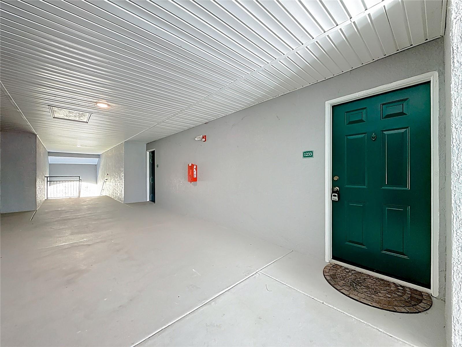 18001 RICHMOND PLACE DRIVE 1233