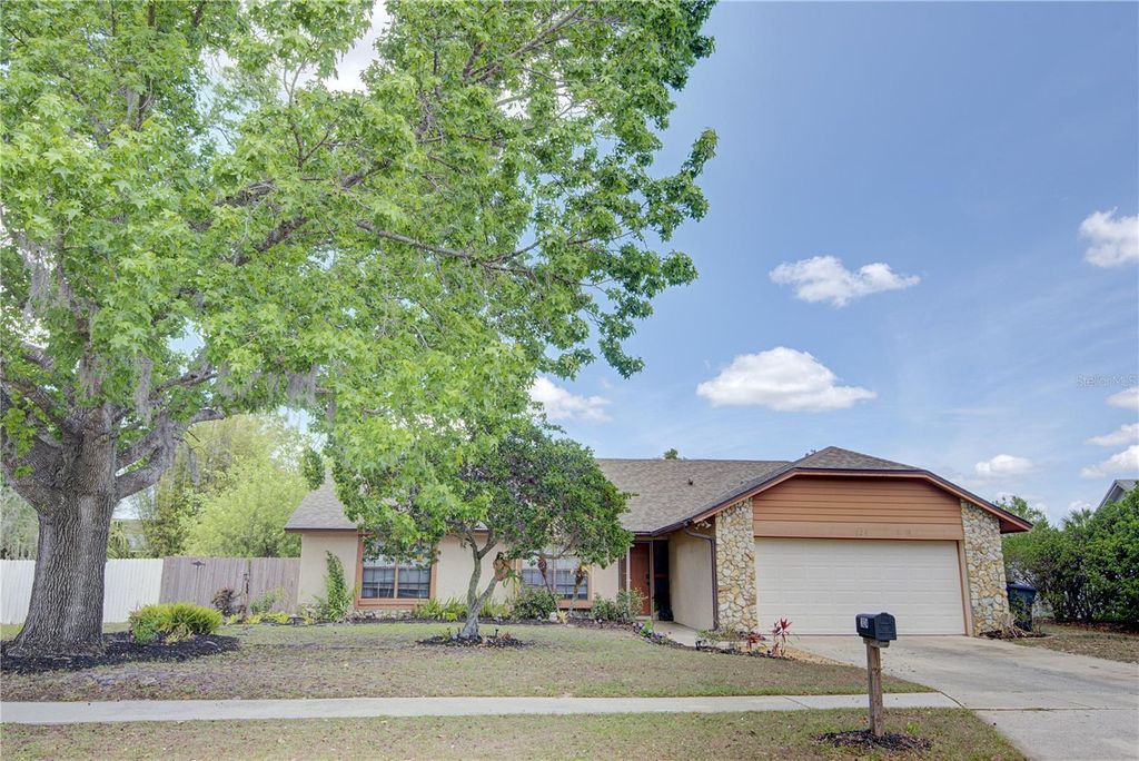 Photo of 1024 Dinero Drive, Winter Springs, FL 32708 (MLS # O6404240)