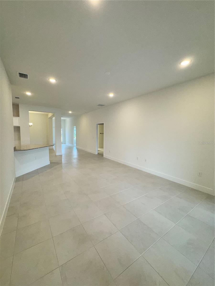 2675 AVERLAND LOOP