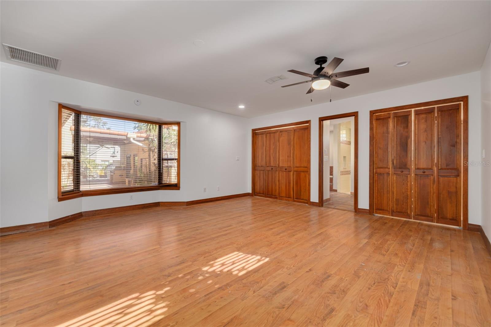 DAVIS ISLANDS PB10 PG52 TO 57 - Residential