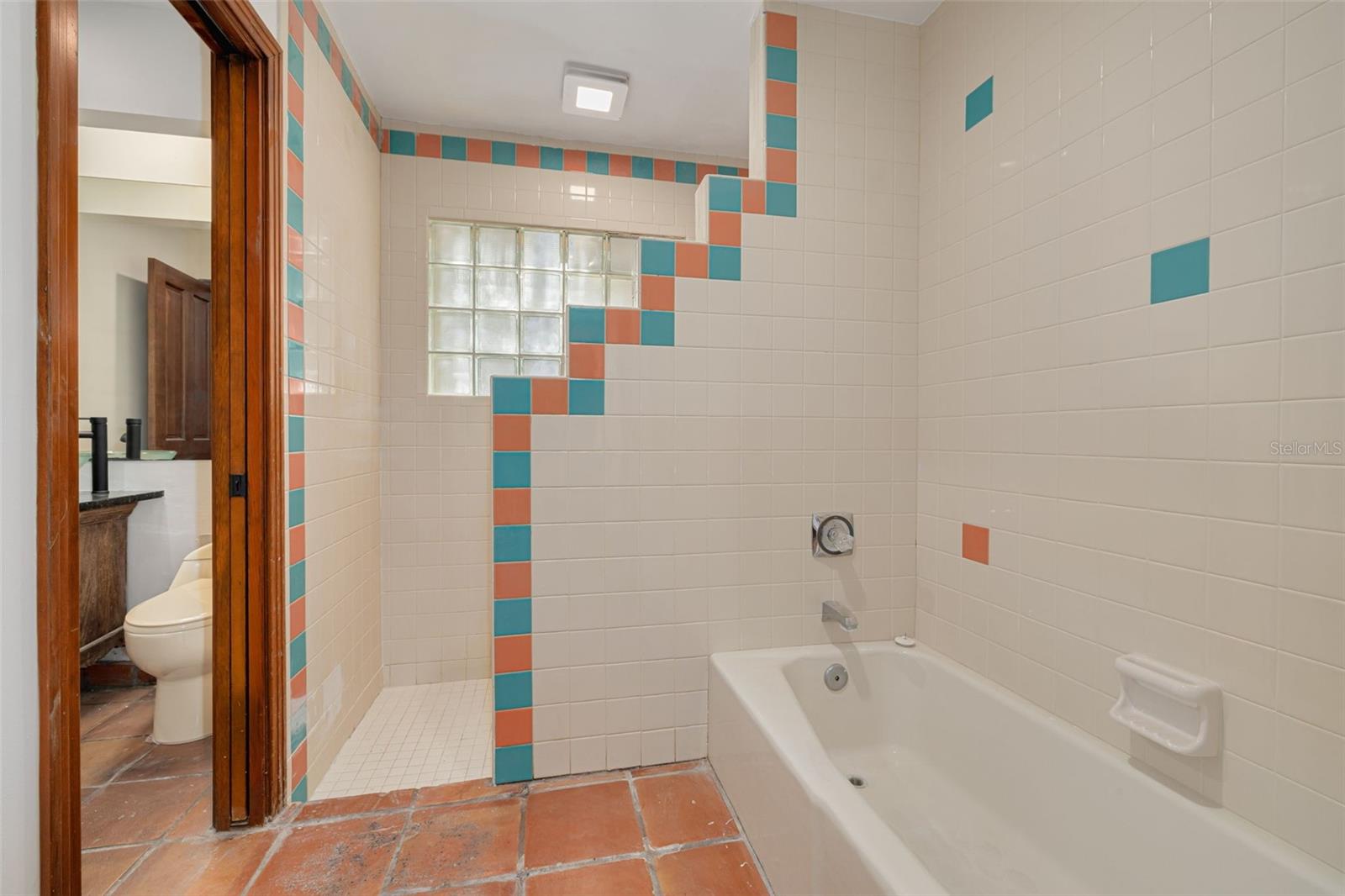 DAVIS ISLANDS PB10 PG52 TO 57 - Residential