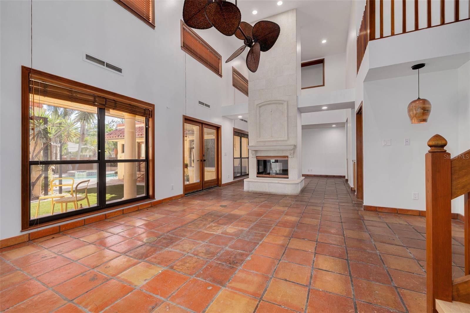 DAVIS ISLANDS PB10 PG52 TO 57 - Residential