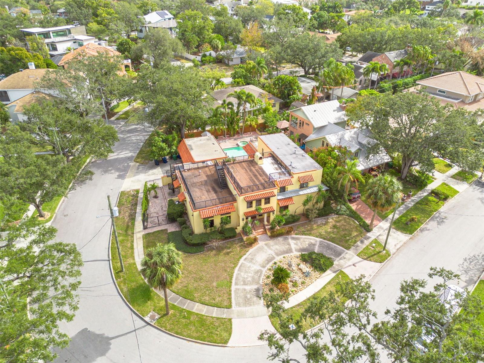 DAVIS ISLANDS PB10 PG52 TO 57 - Residential