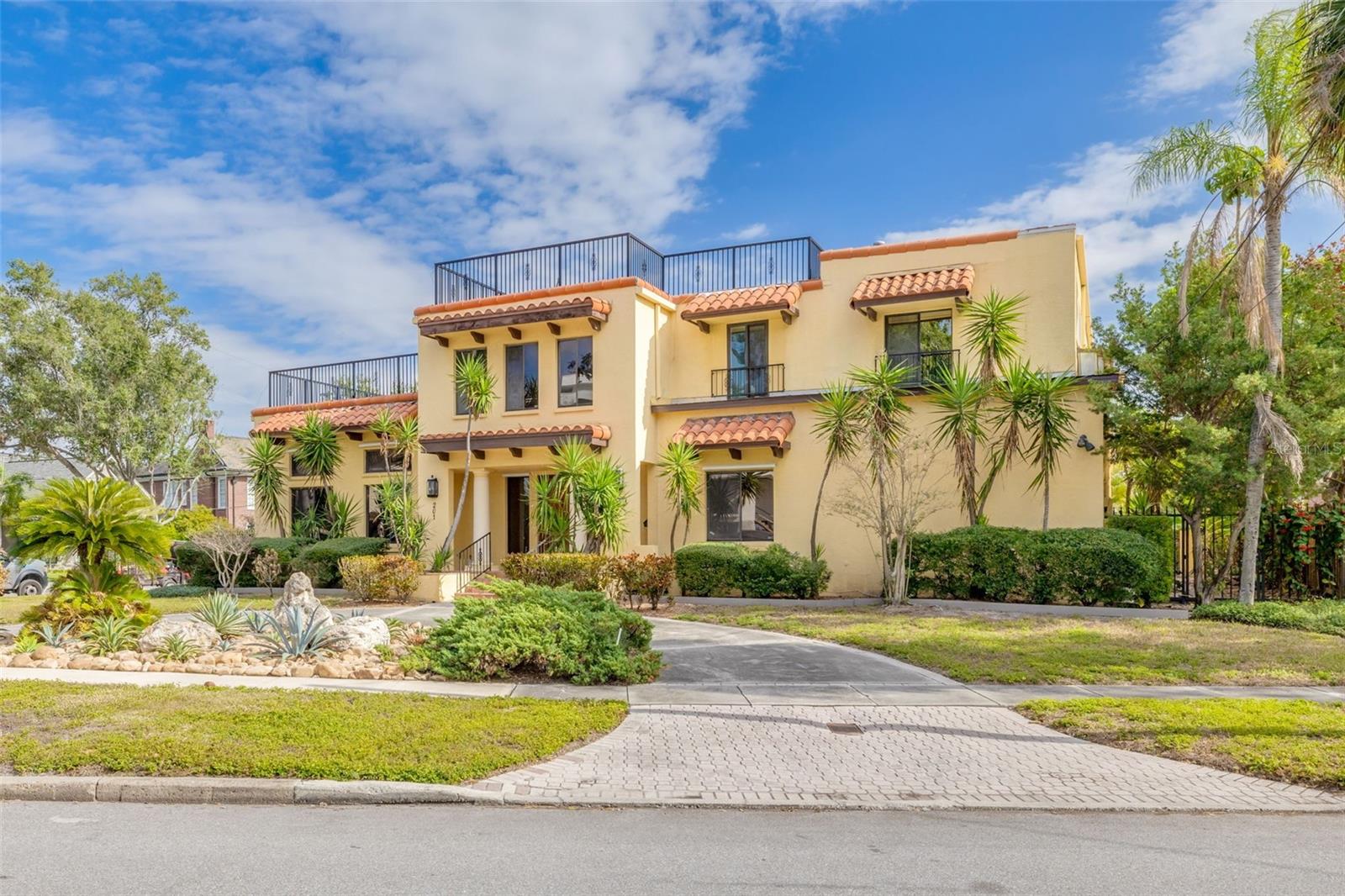 DAVIS ISLANDS PB10 PG52 TO 57 - Residential