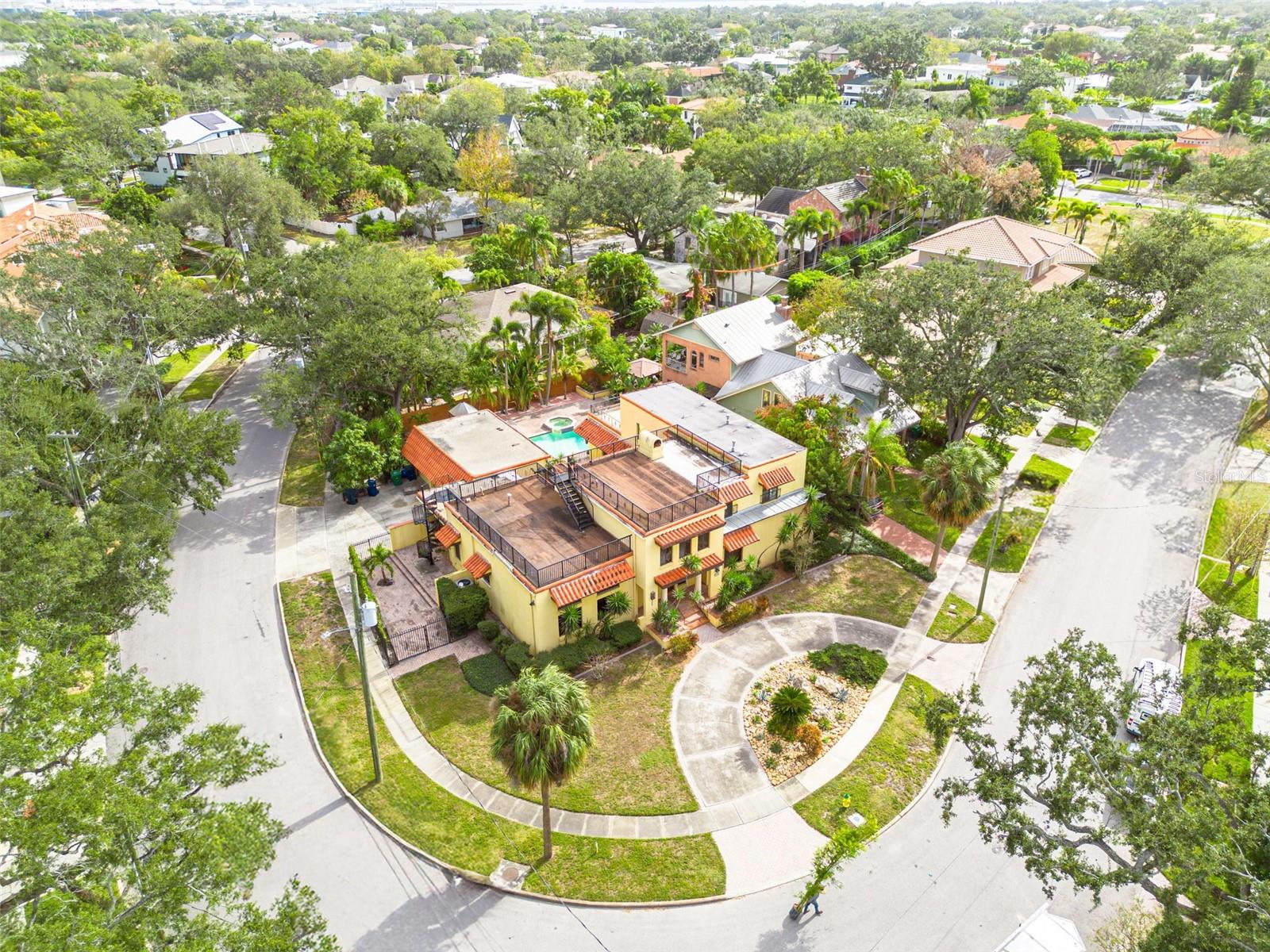 DAVIS ISLANDS PB10 PG52 TO 57 - Residential