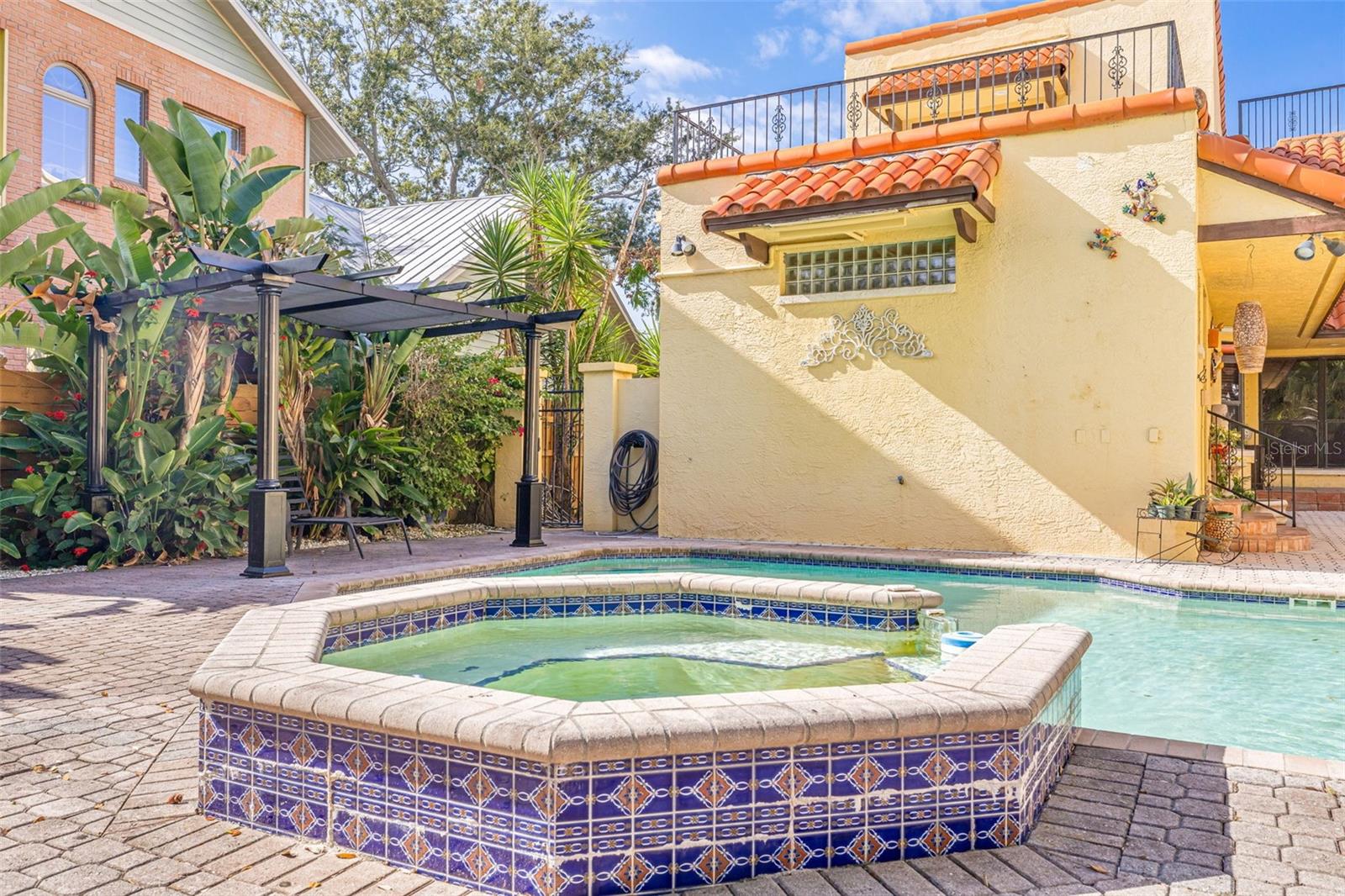 DAVIS ISLANDS PB10 PG52 TO 57 - Residential