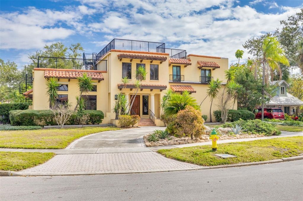 Photo of 201 Blanca Avenue, Tampa, FL 33606 (MLS # TB8456917)