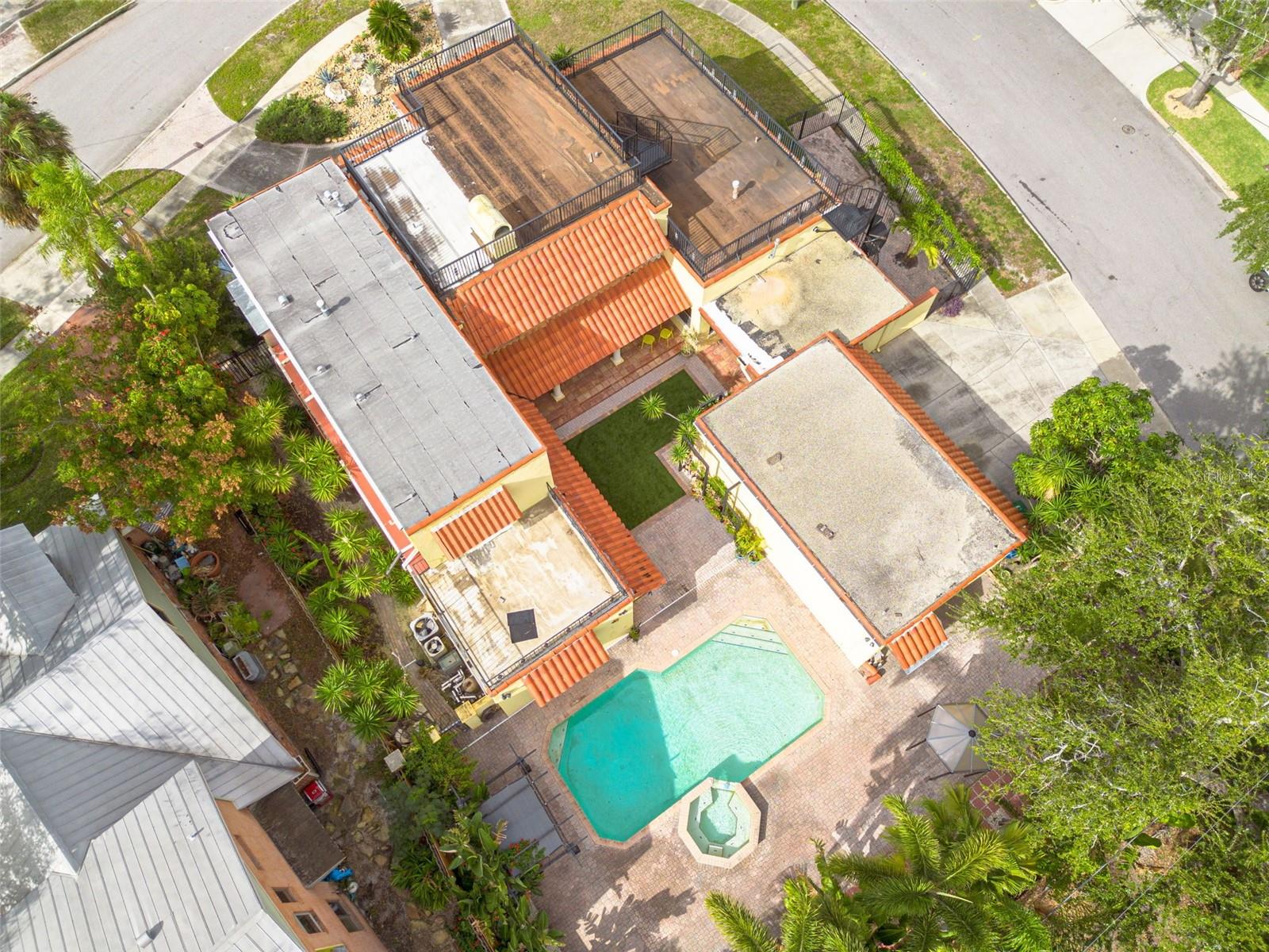 DAVIS ISLANDS PB10 PG52 TO 57 - Residential