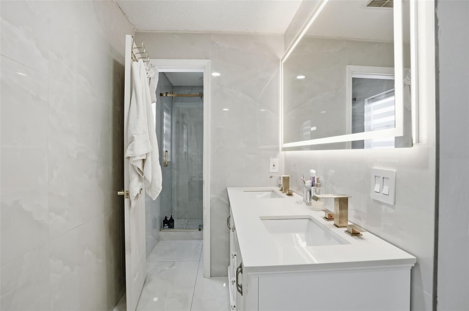 ROYAL HIGHLANDS - Residential