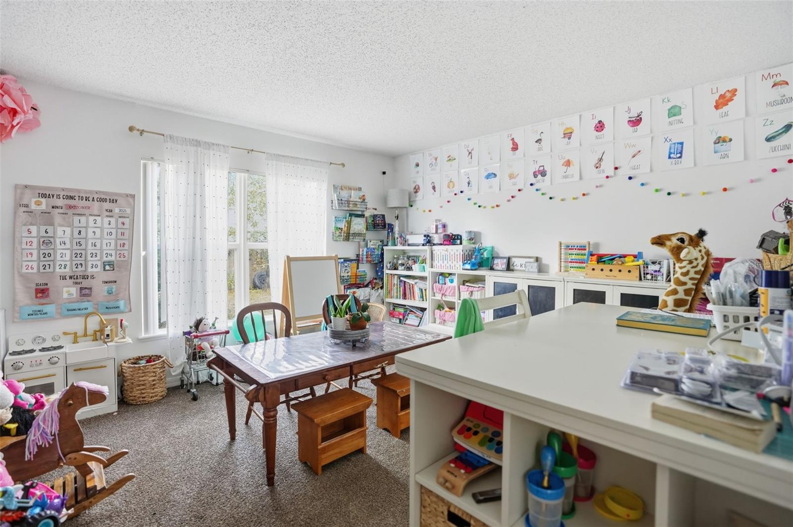 ROYAL HIGHLANDS - Residential