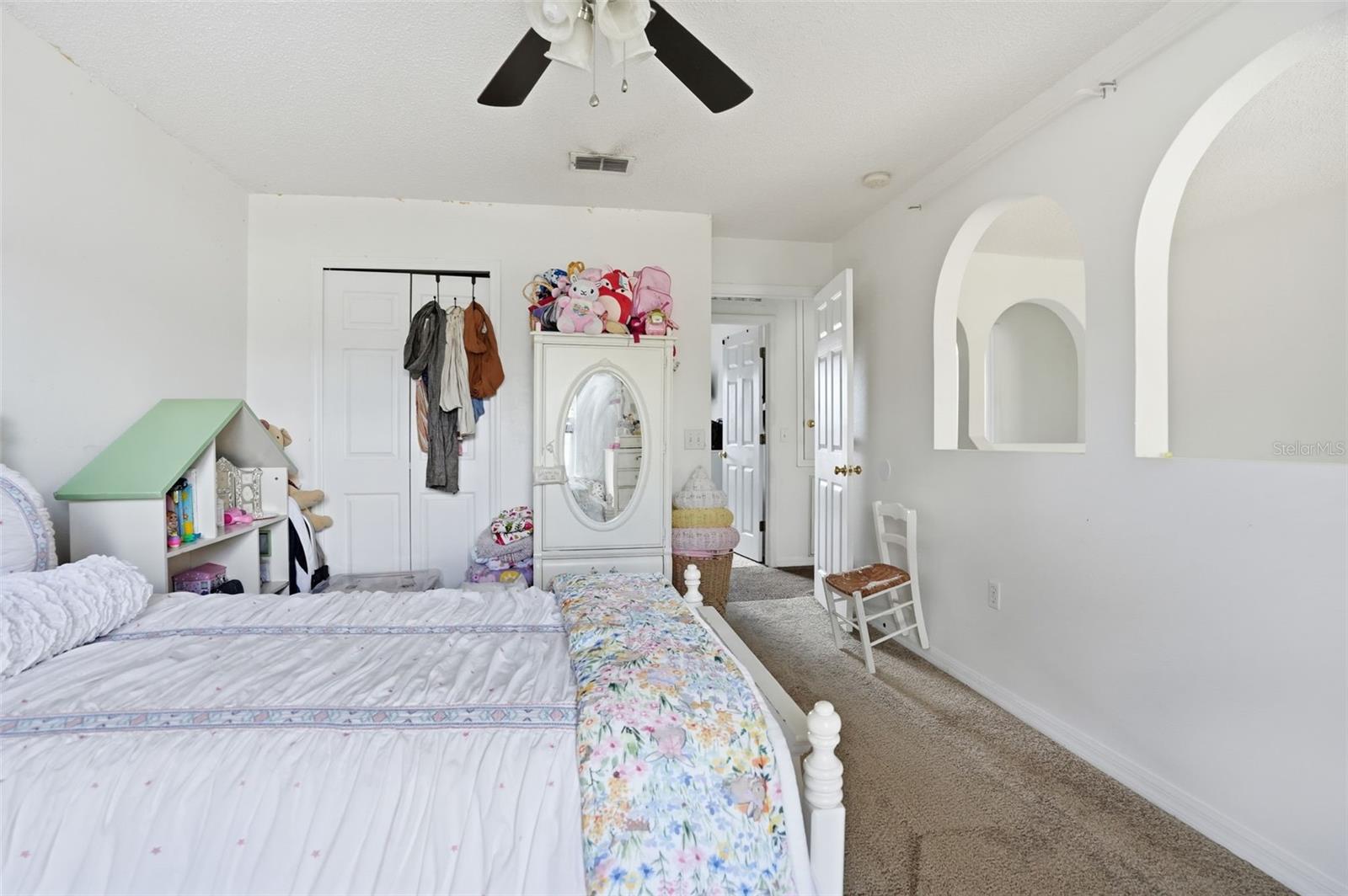 ROYAL HIGHLANDS - Residential