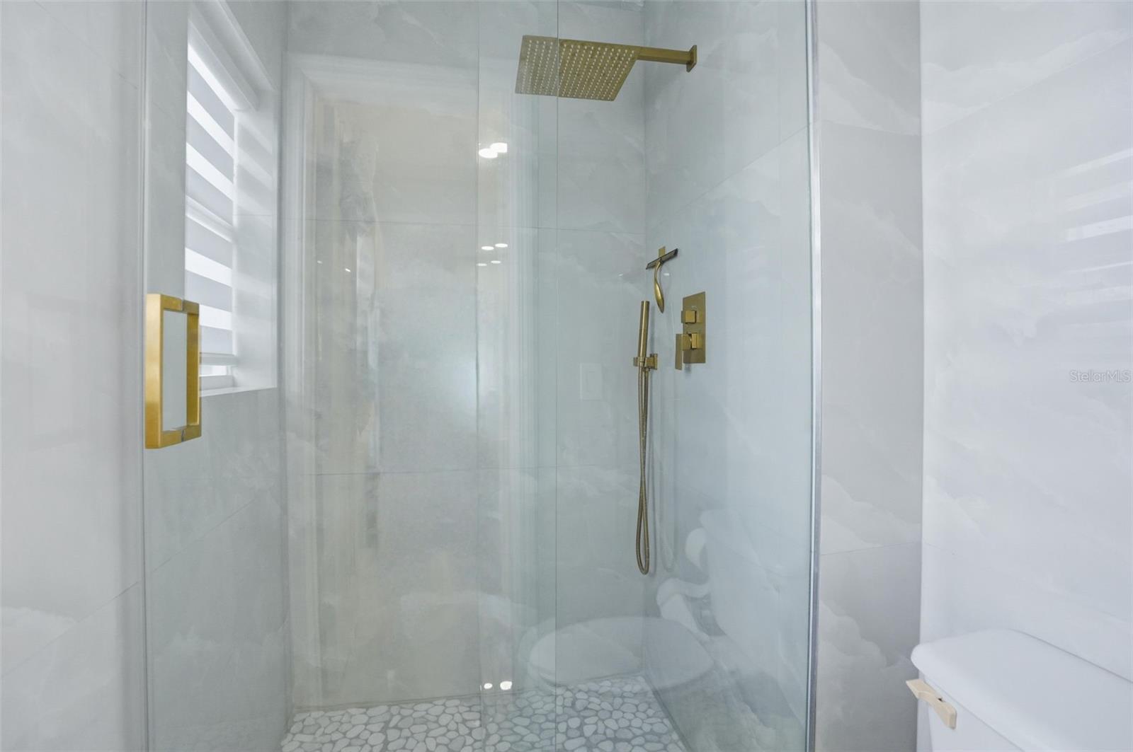 ROYAL HIGHLANDS - Residential