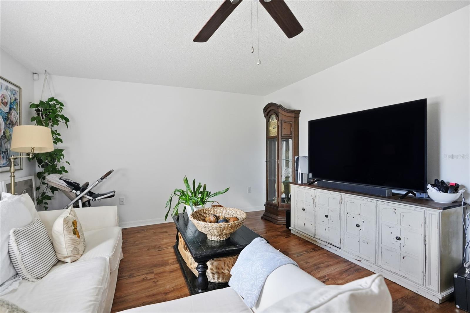 ROYAL HIGHLANDS - Residential