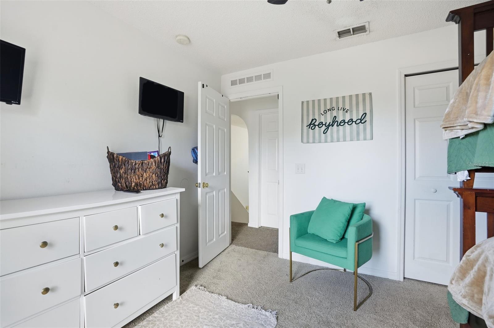 ROYAL HIGHLANDS - Residential