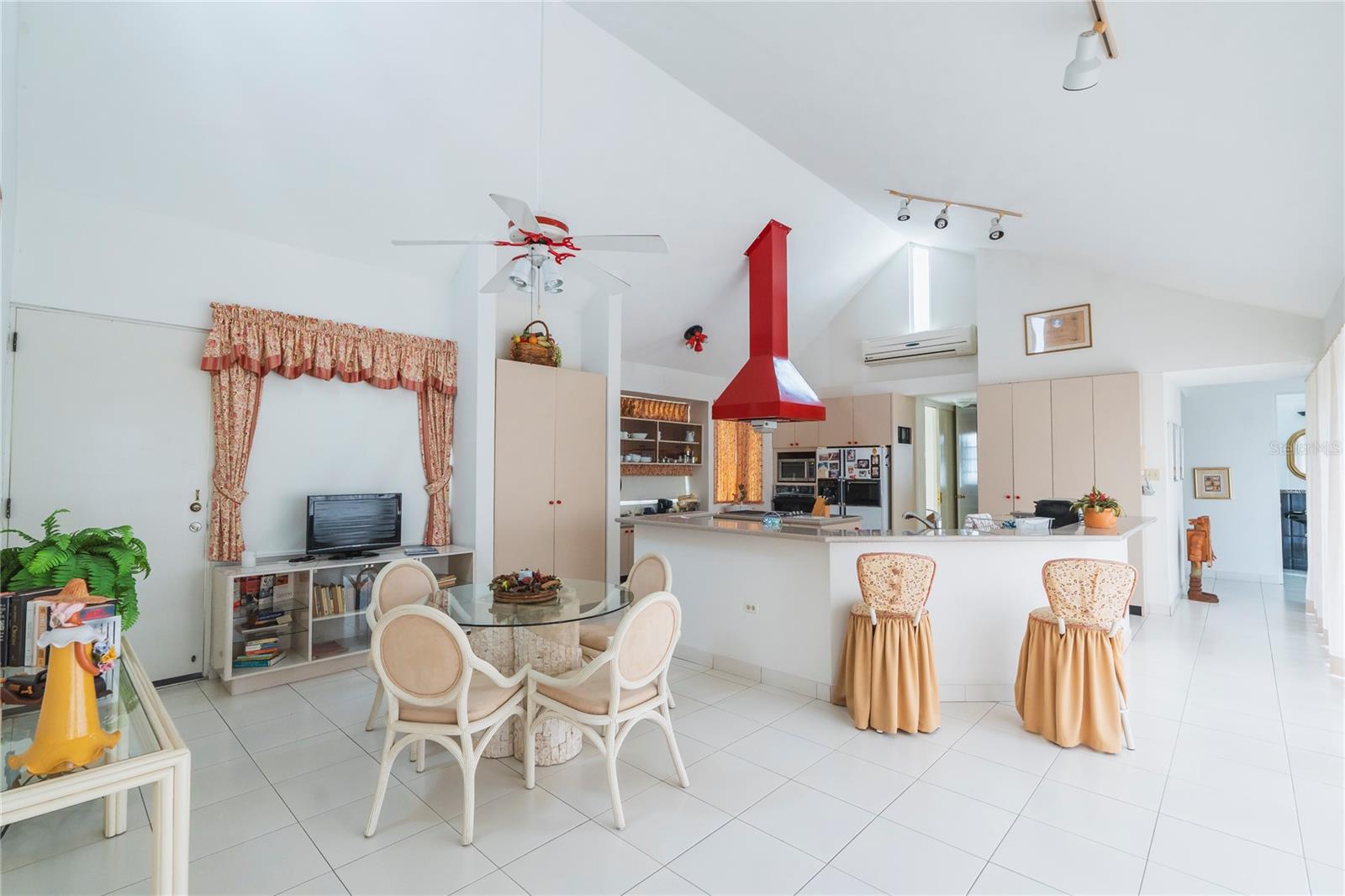 I-16 BUCARE STREET CAPARRA HILLS - Residential