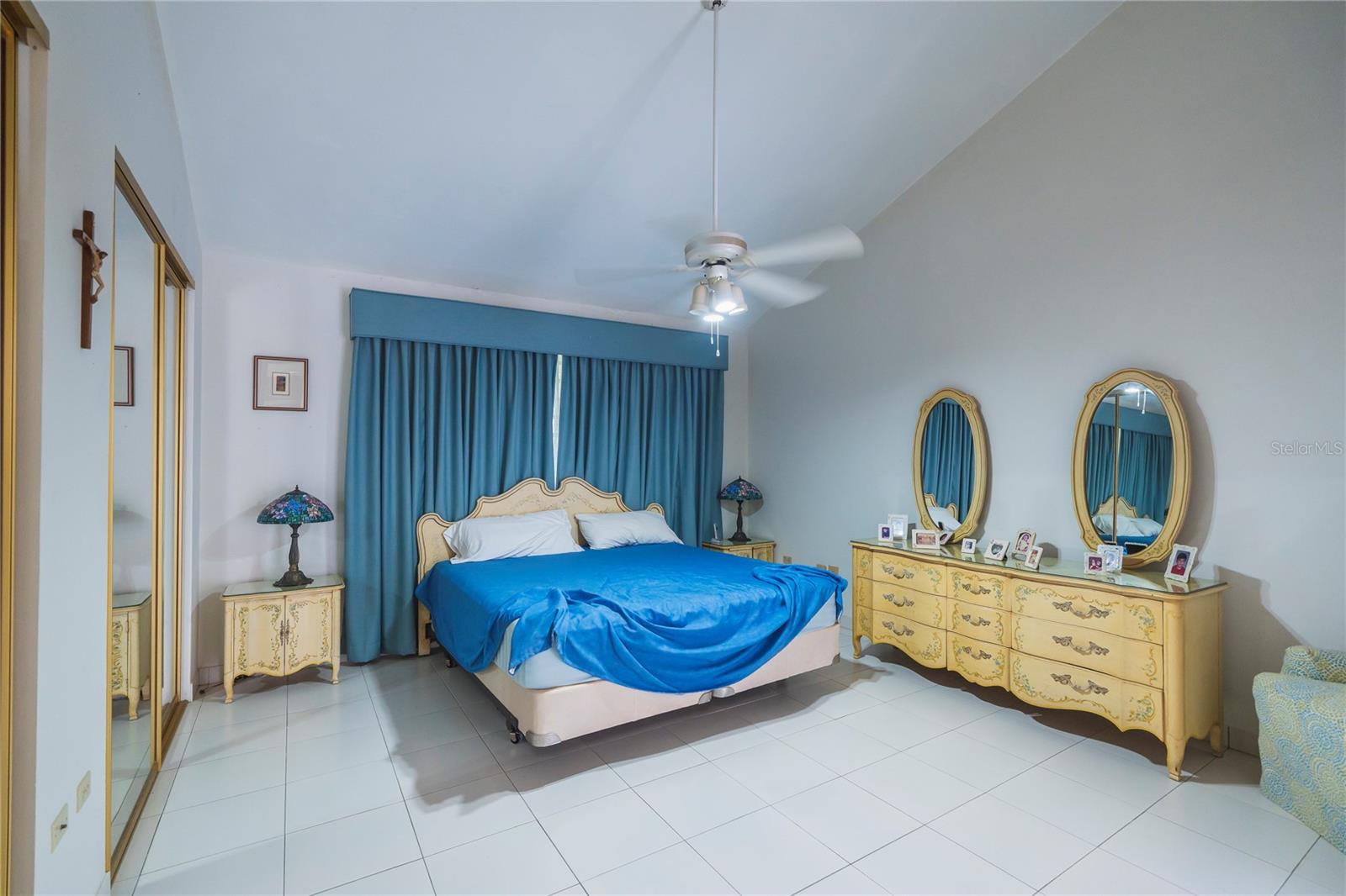 I-16 BUCARE STREET CAPARRA HILLS - Residential