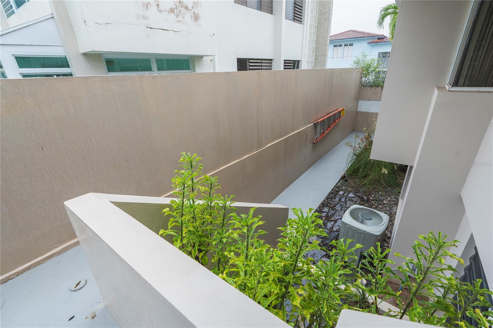 I-16 BUCARE STREET CAPARRA HILLS - Residential