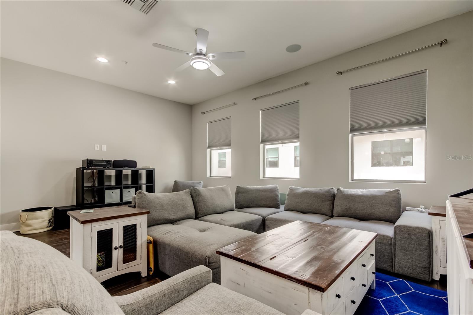 WESTSHORE VILLAGE TWNHMS - Residential