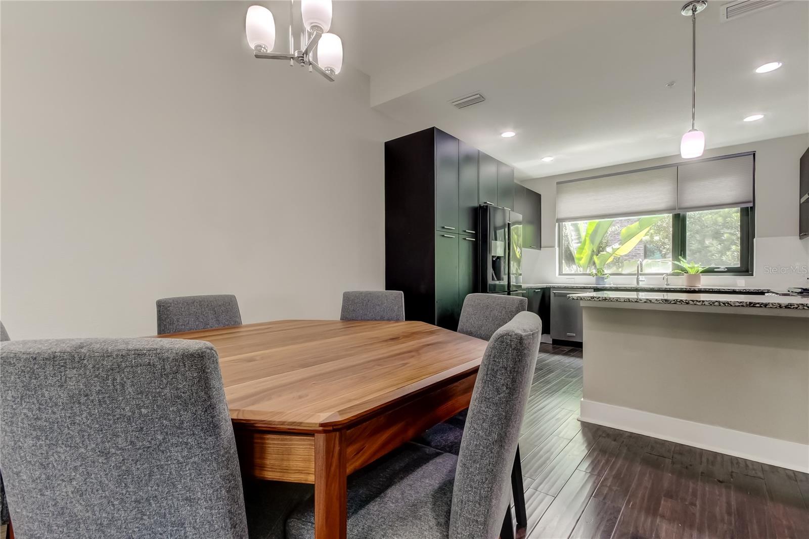 WESTSHORE VILLAGE TWNHMS - Residential
