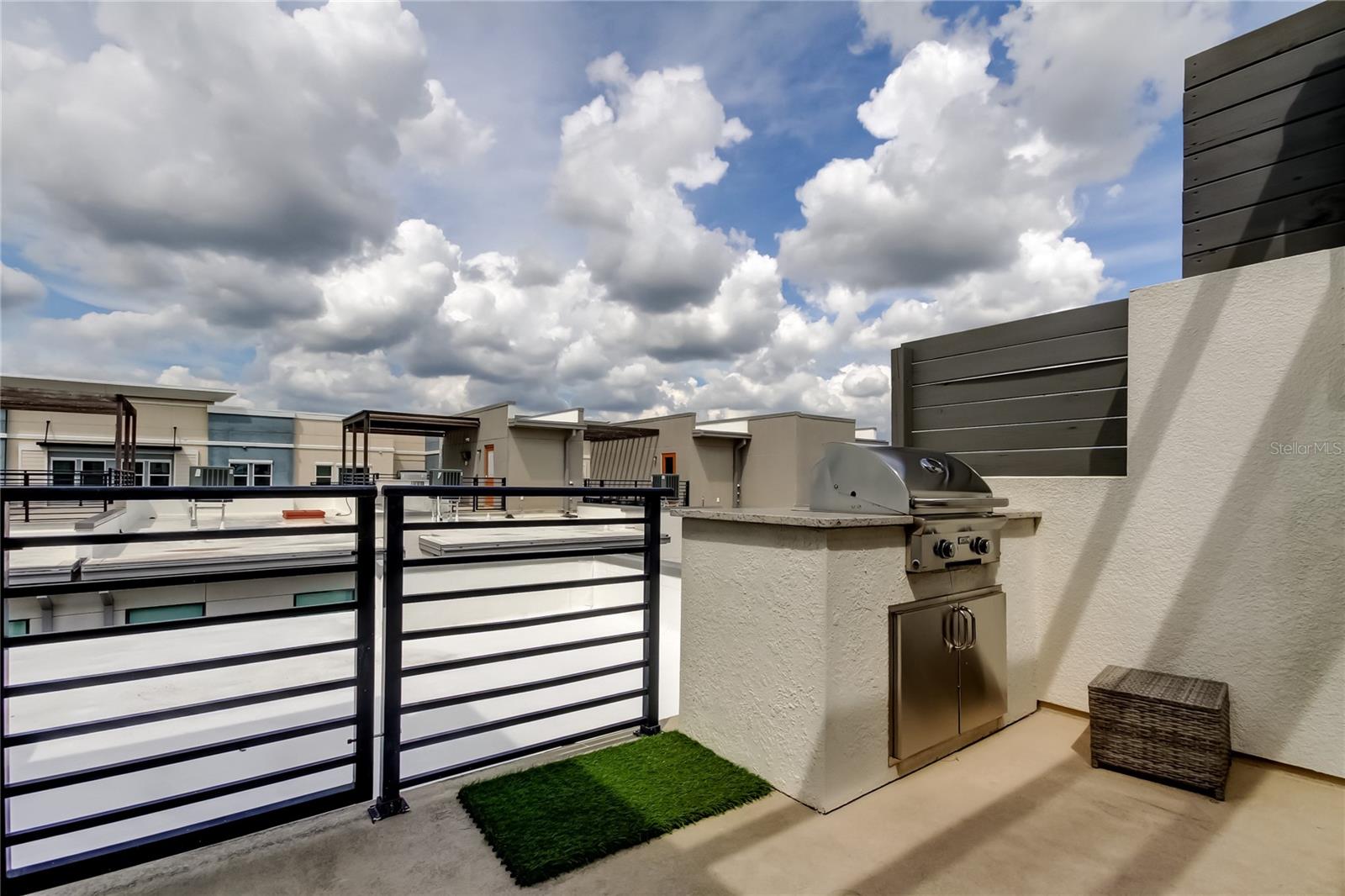 WESTSHORE VILLAGE TWNHMS - Residential