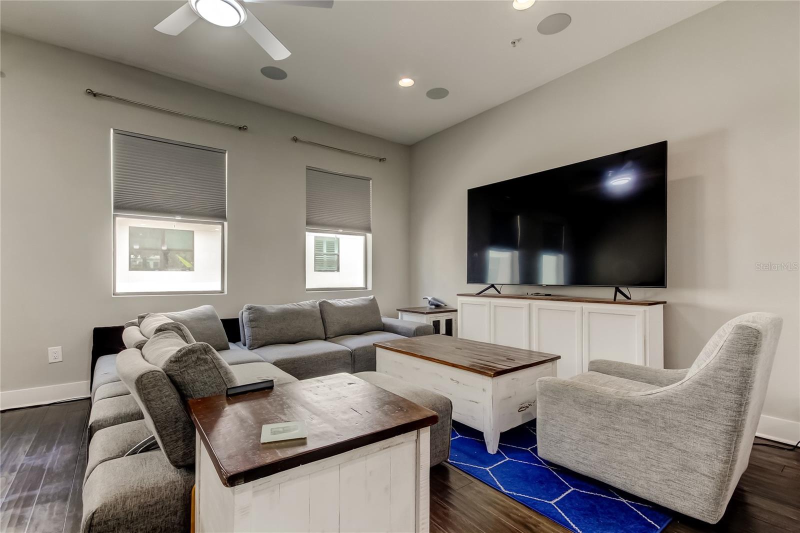 WESTSHORE VILLAGE TWNHMS - Residential