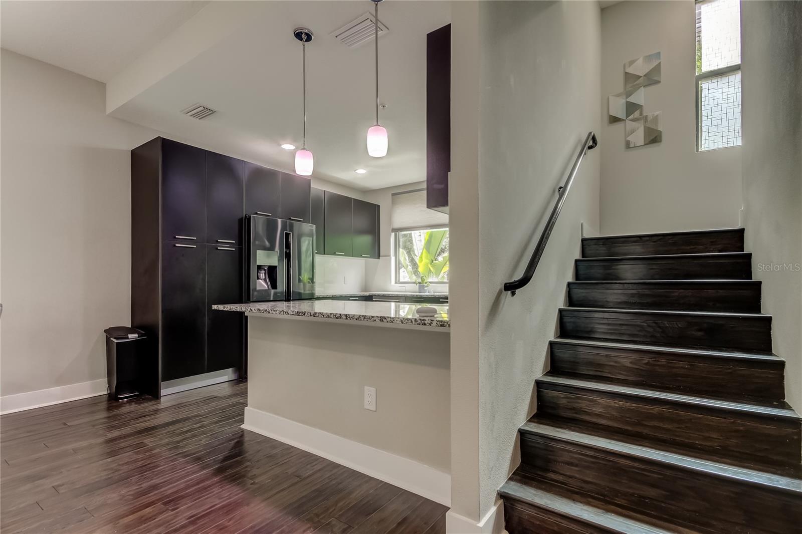 WESTSHORE VILLAGE TWNHMS - Residential