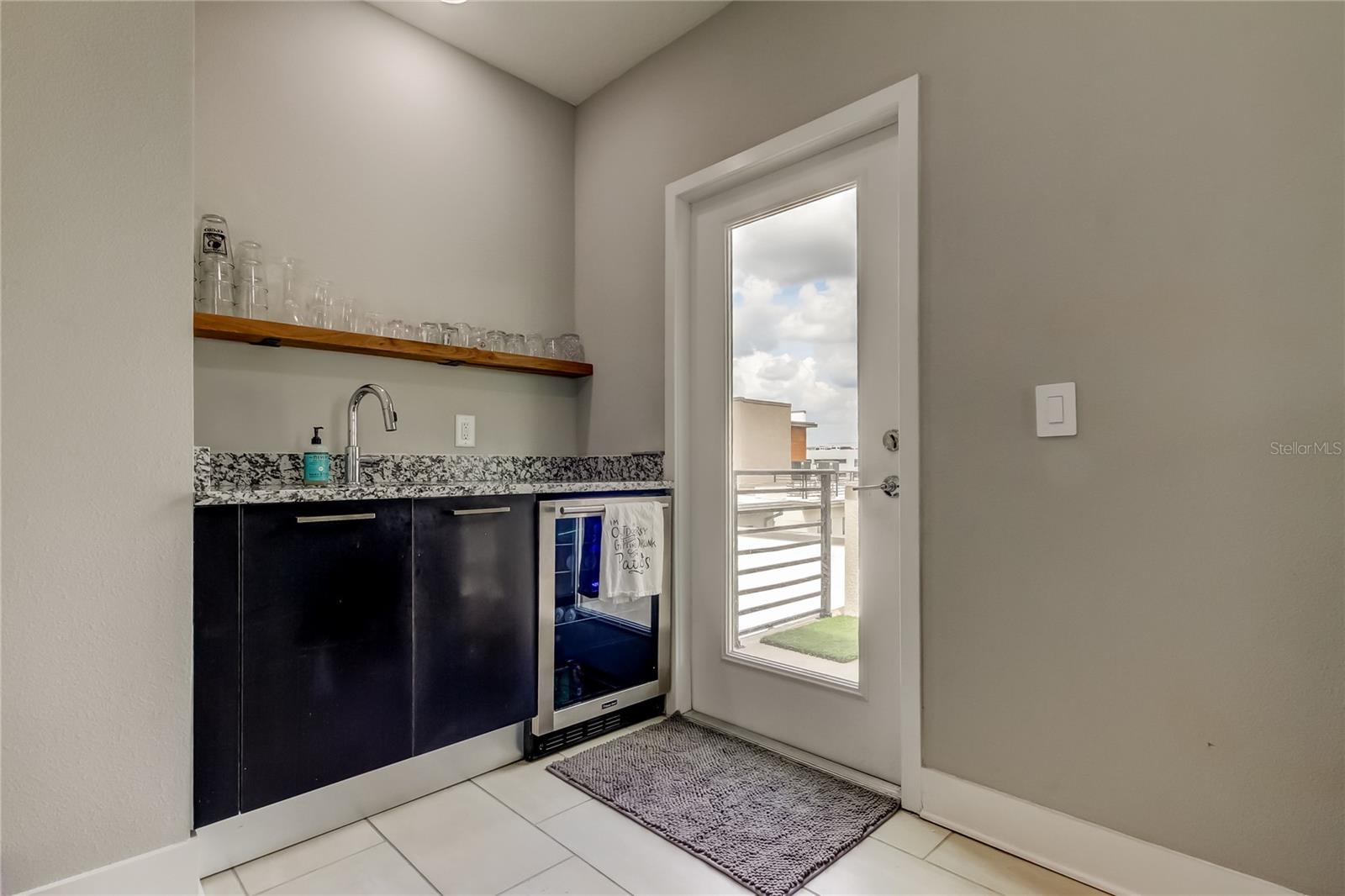WESTSHORE VILLAGE TWNHMS - Residential
