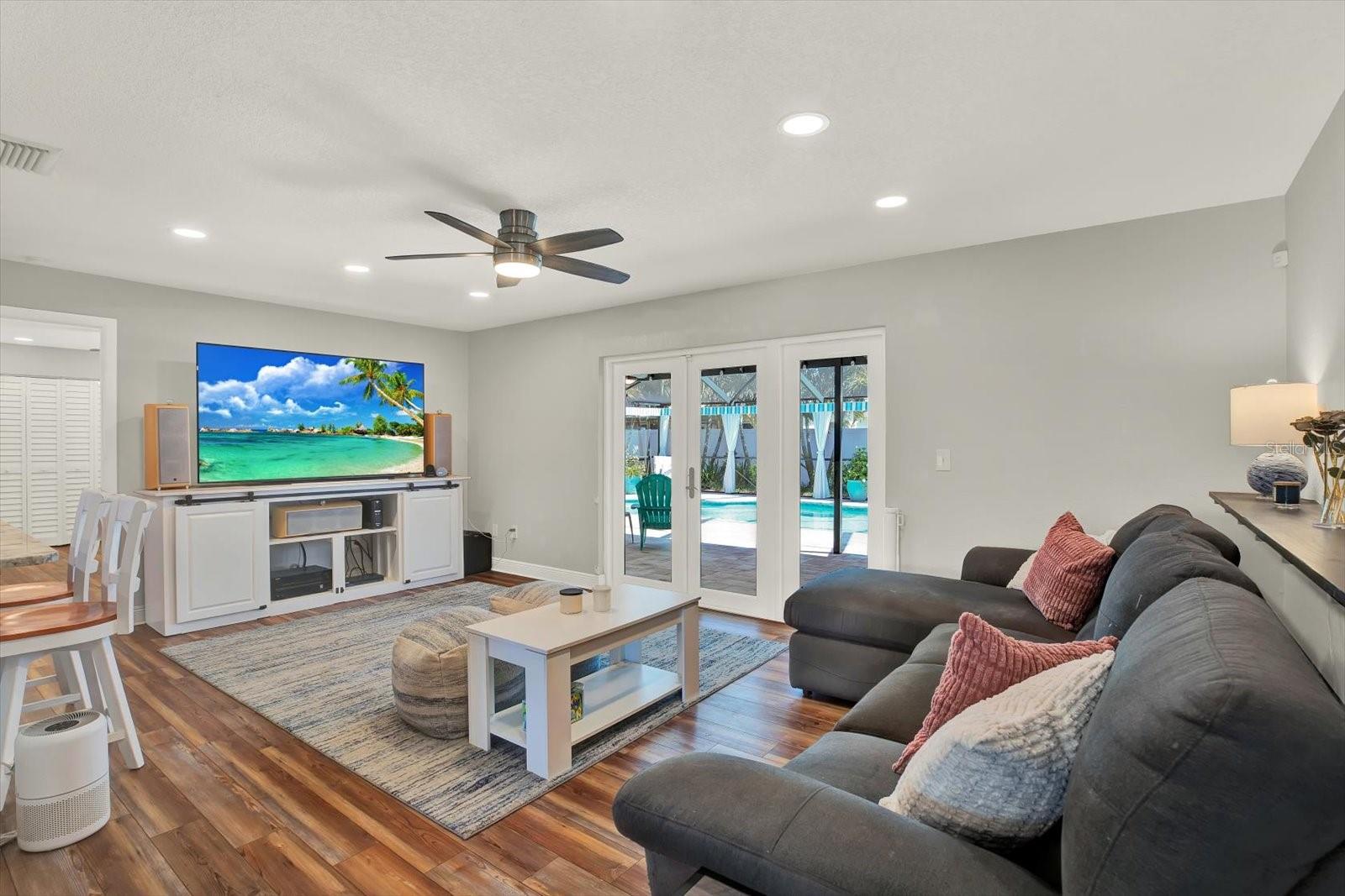 LEONA HEIGHTS - Residential