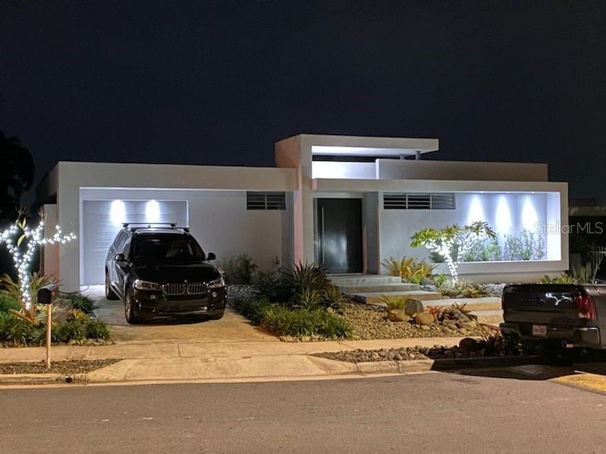 Enjoy living in a Spectacular house in Torrimar. Come and enjoy living in a great home with great amenities. Three bedrooms and two bathrooms. One half bathroom for the visit. Open concept living area, Amazing Kitchen with all stainless steel appliances. Great Entertaiment area for your guests and family, terrace with pool area. Separated Laundry area and Car garage for one car. Gated community with Security. Amazing community sports area for tennis, pickleball and nice track for walking. Conveniently located in Guaynabo. Very close to PUEBLO Supermarket, Few blocks from Costco and many great restaurants. Very close to Baldwin School and many other schools. Few minutes to Martinez Nadal Expressway and Las Americas Expressway. Nice community with great neighbors.