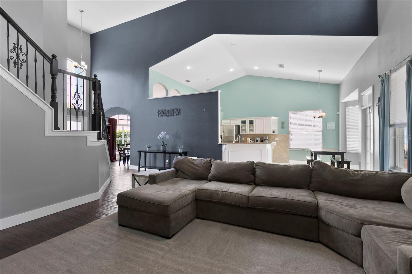 KINGSBRIDGE WEST - Residential