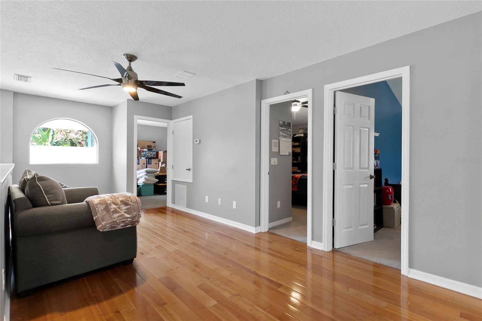 KINGSBRIDGE WEST - Residential