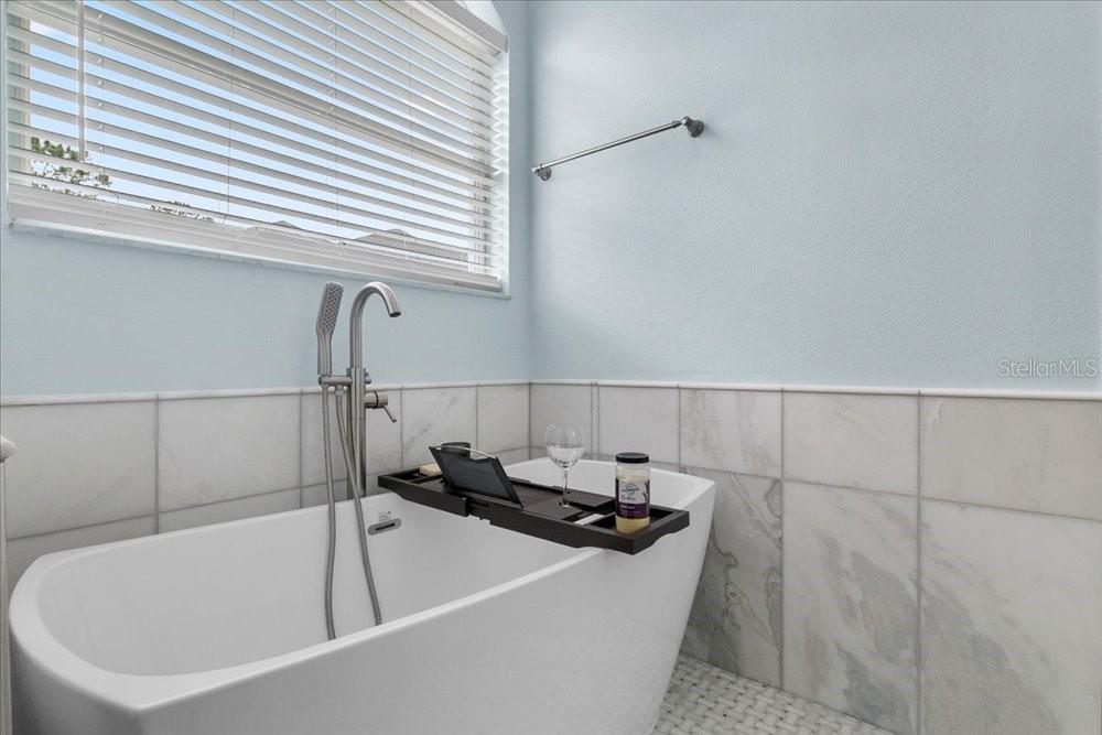 KINGSBRIDGE WEST - Residential