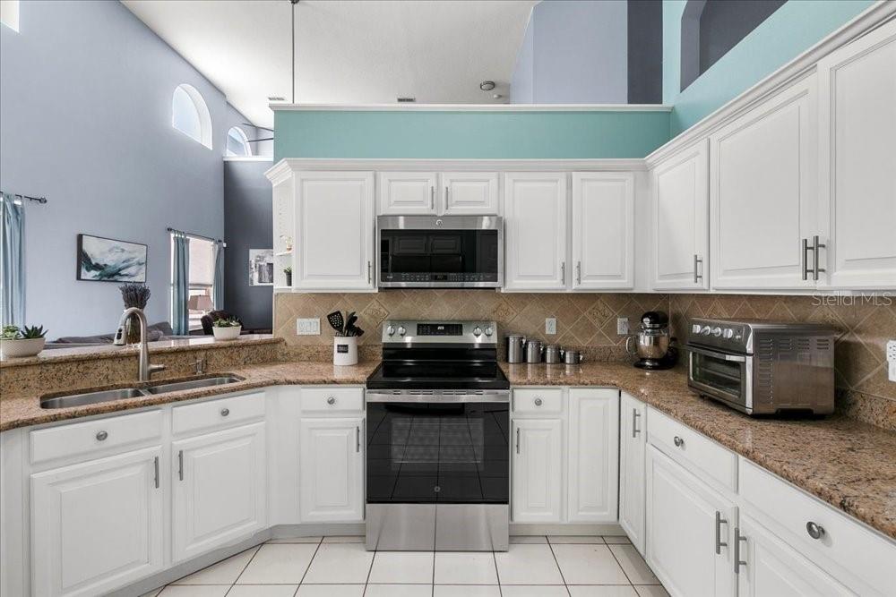 KINGSBRIDGE WEST - Residential