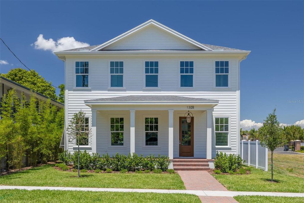 Photo of 1309 17th Avenue N, St Petersburg, FL 33704 (MLS # TB8480058)
