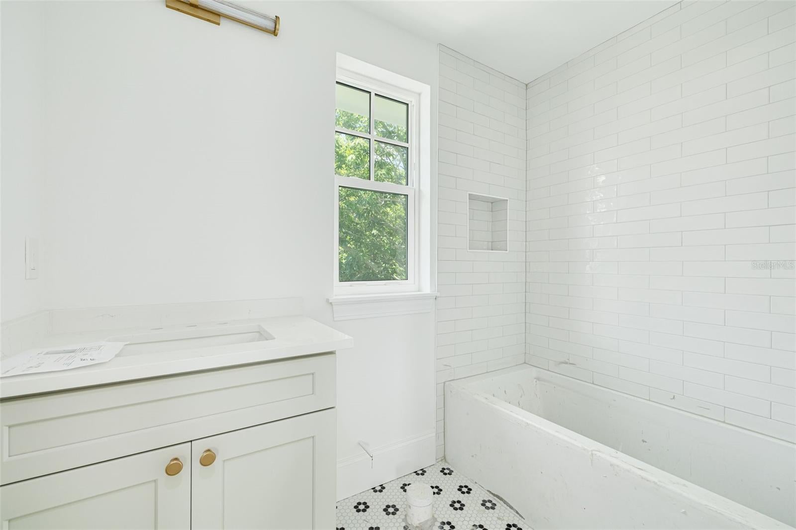 1309 17th Ave N, St Petersburg, FL, 33704, USA, 5 Bedrooms Bedrooms, ,4 BathroomsBathrooms,Residential,Active,1309 17th Ave N,TB8480058