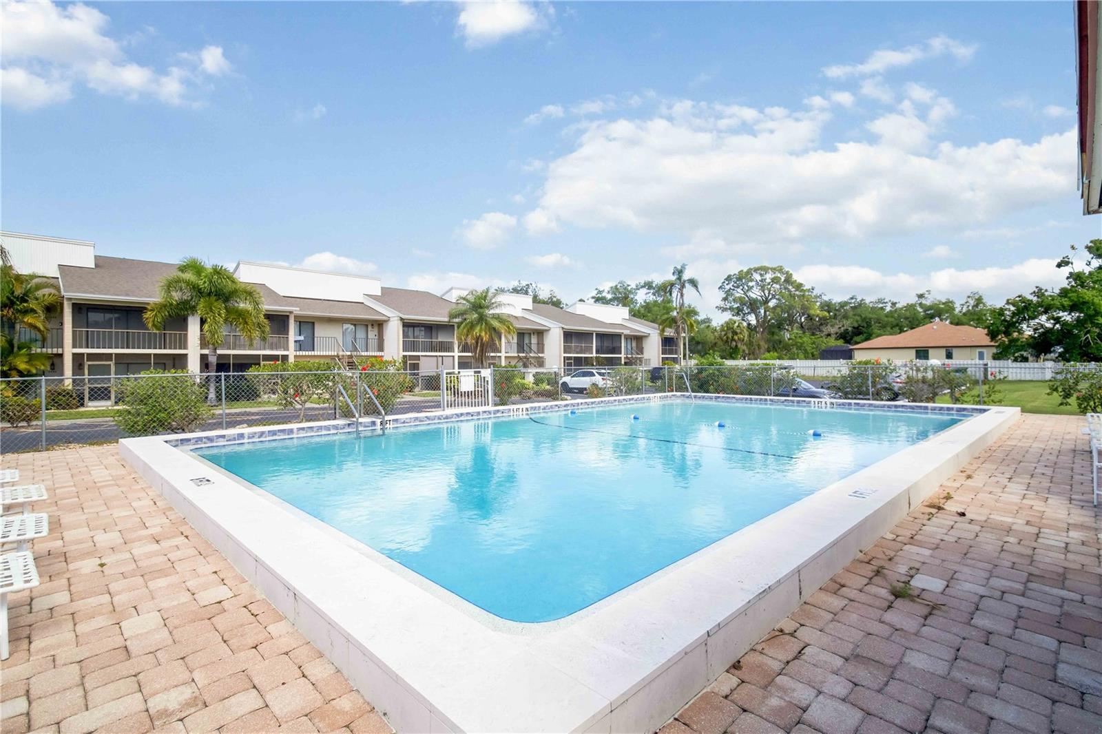 IMPERIAL PLACE - Residential