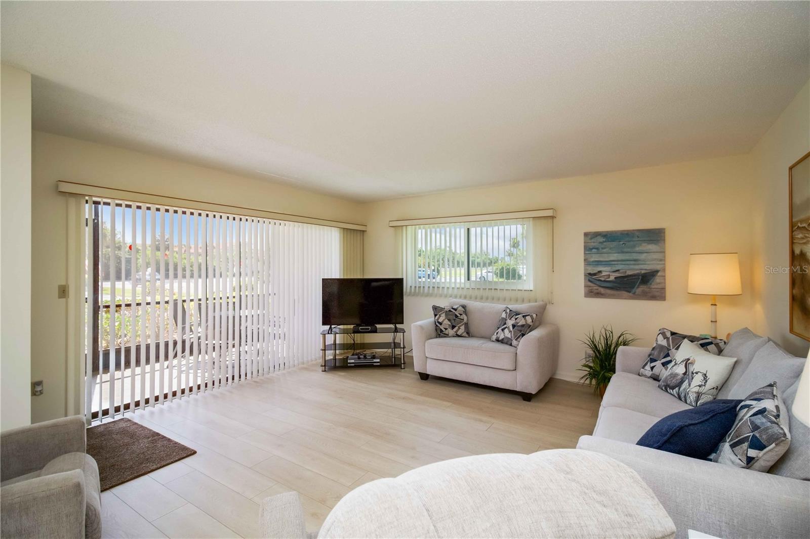 IMPERIAL PLACE - Residential