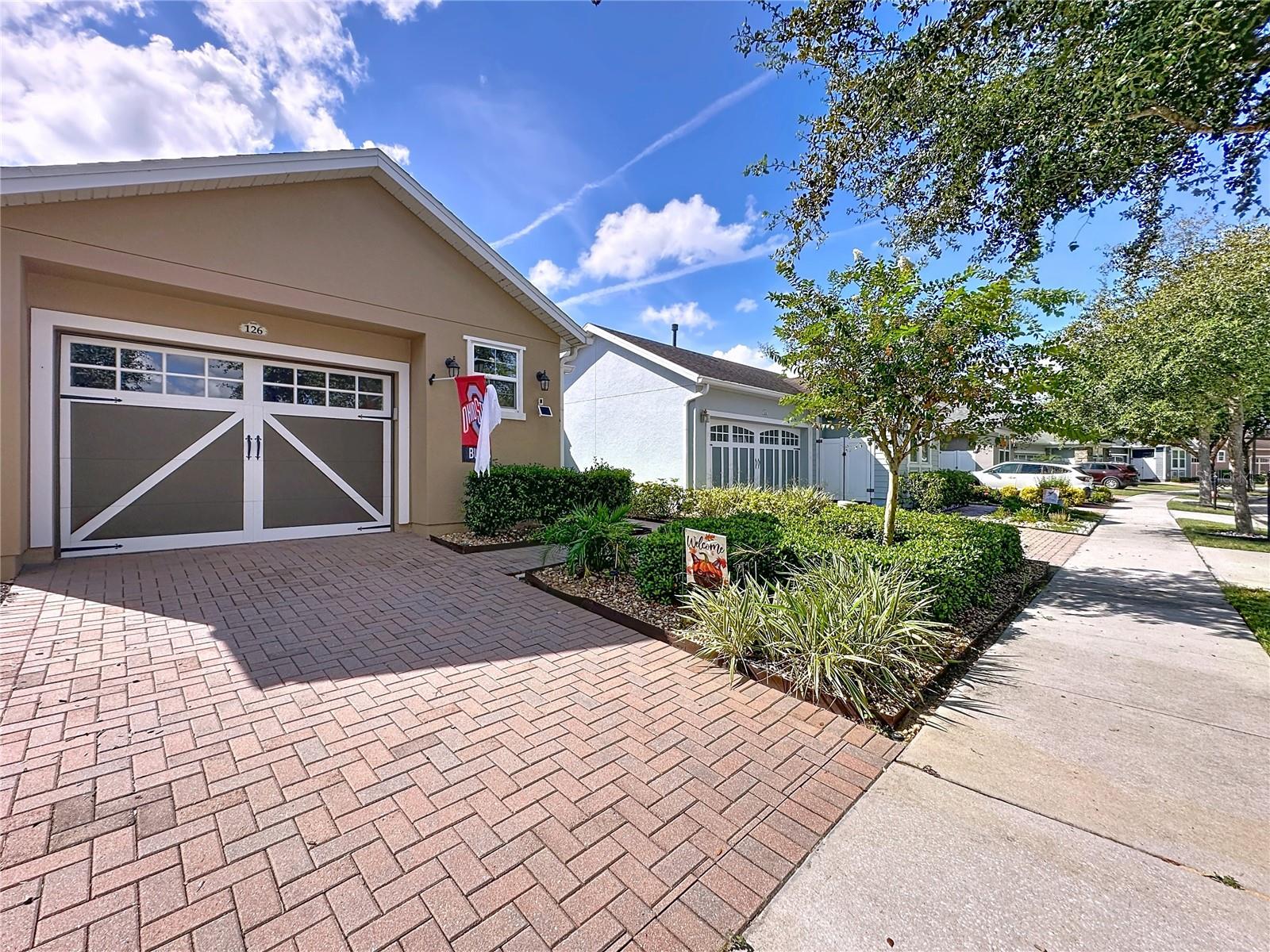 CASCADES OF GROVELAND (TRILOGY) - Residential