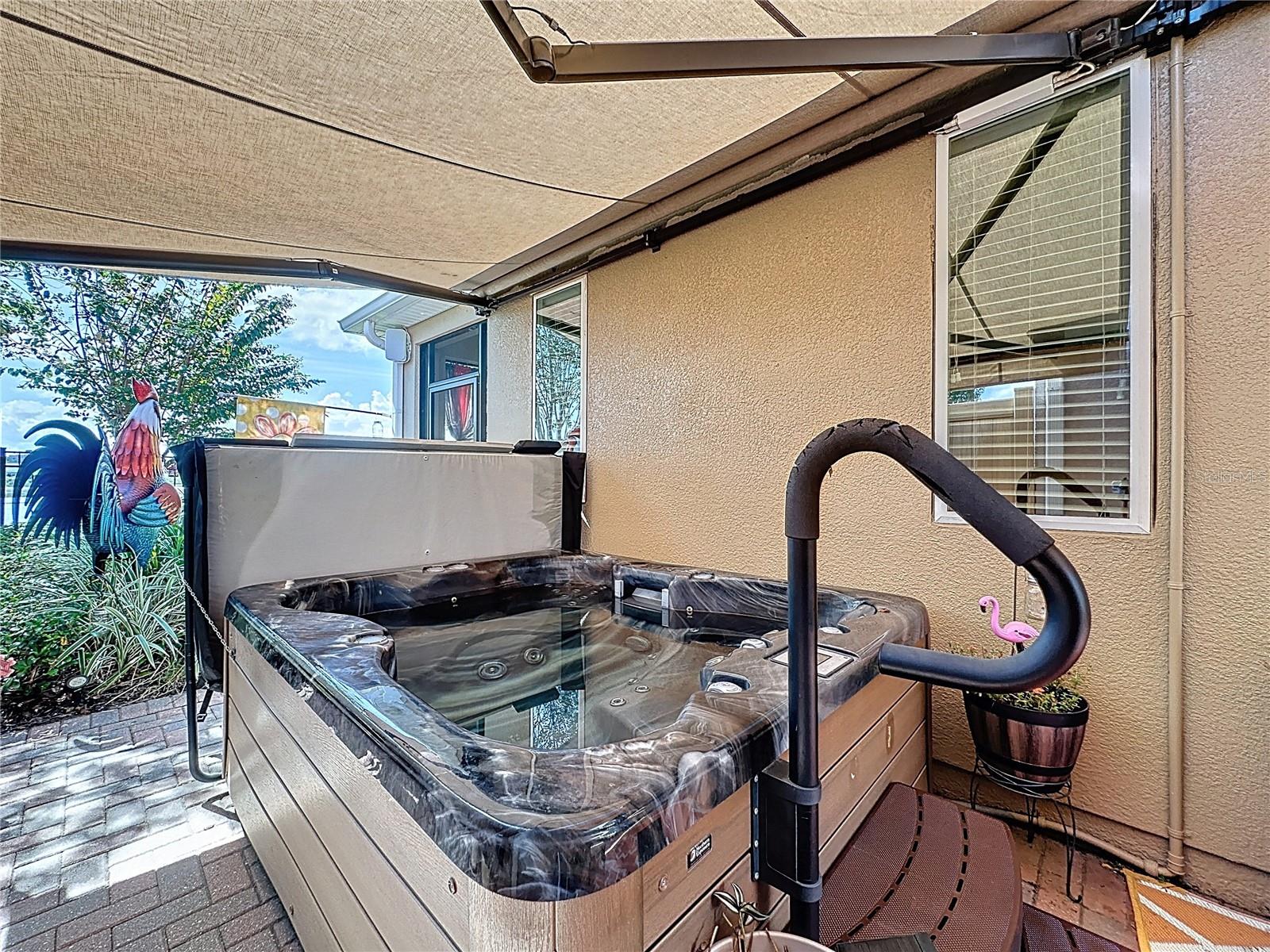 CASCADES OF GROVELAND (TRILOGY) - Residential