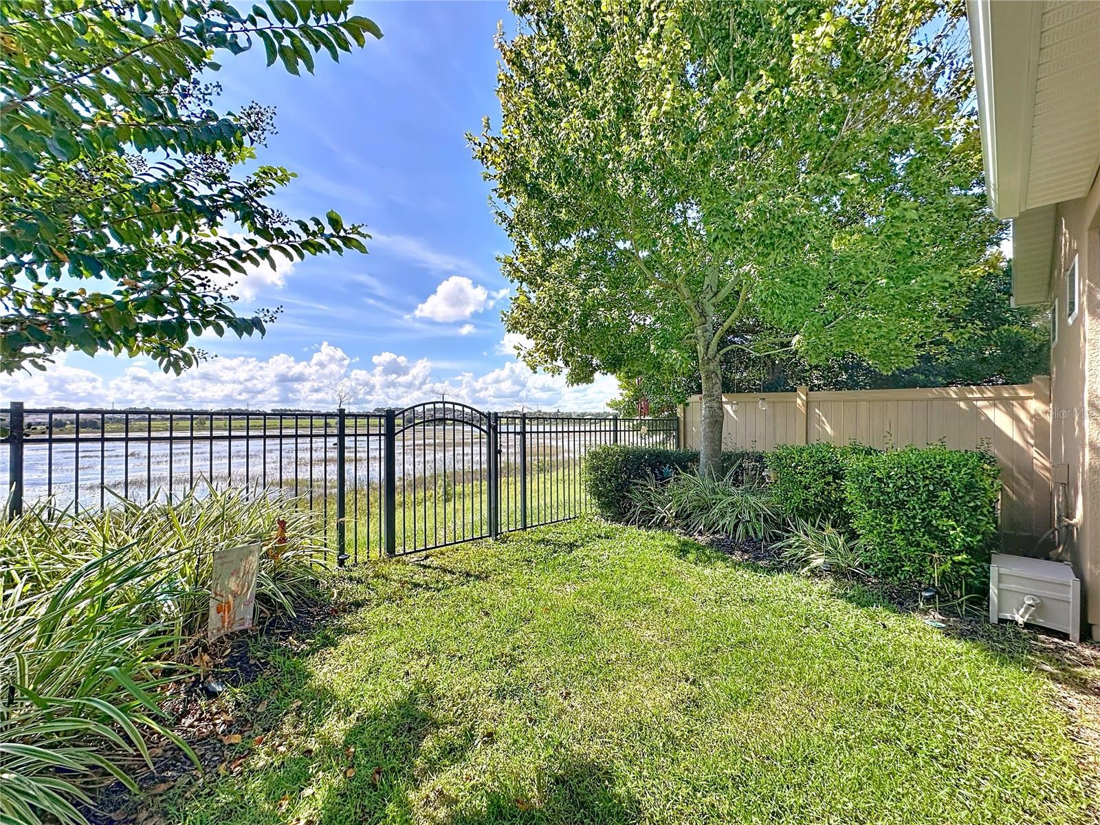 CASCADES OF GROVELAND (TRILOGY) - Residential