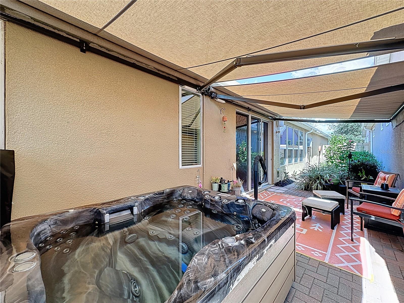 CASCADES OF GROVELAND (TRILOGY) - Residential