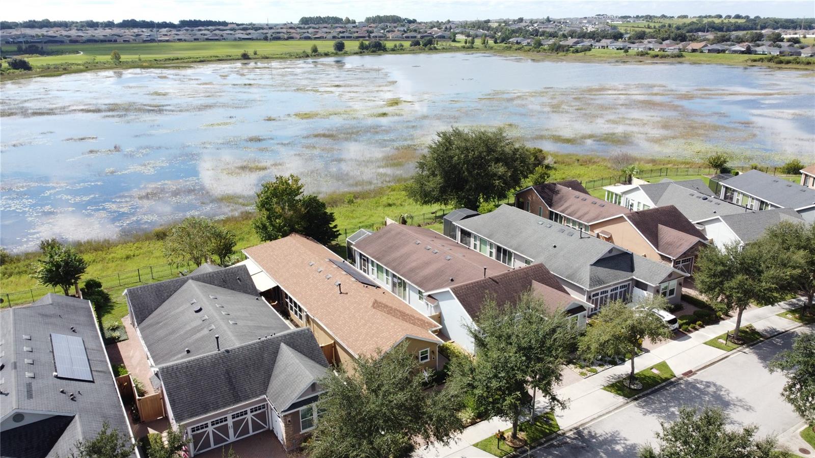 CASCADES OF GROVELAND (TRILOGY) - Residential