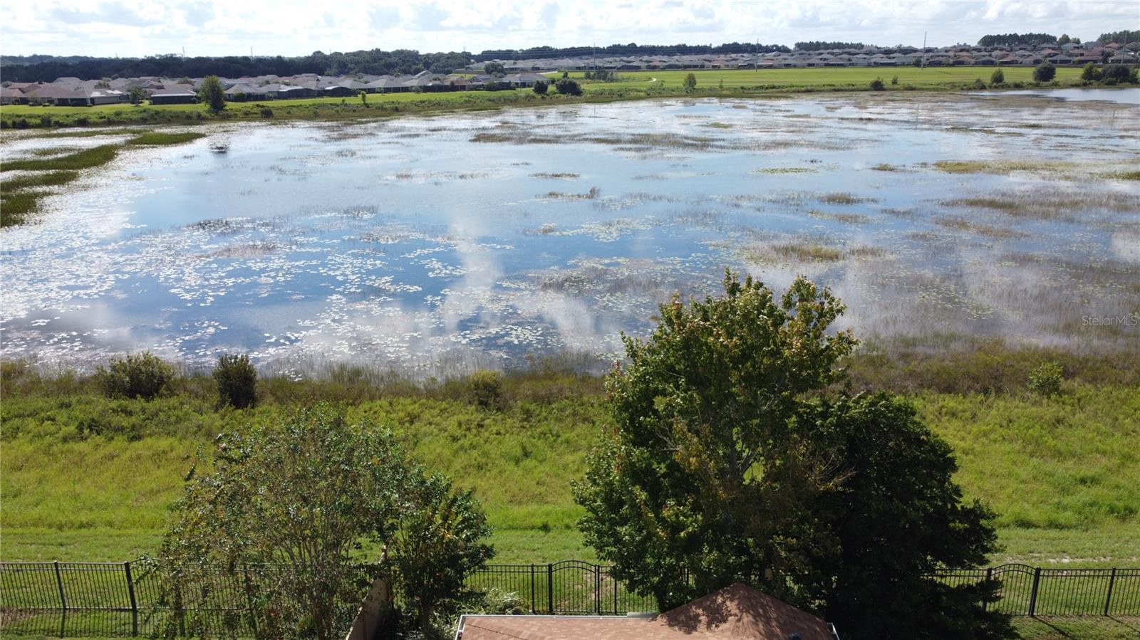 CASCADES OF GROVELAND (TRILOGY) - Residential