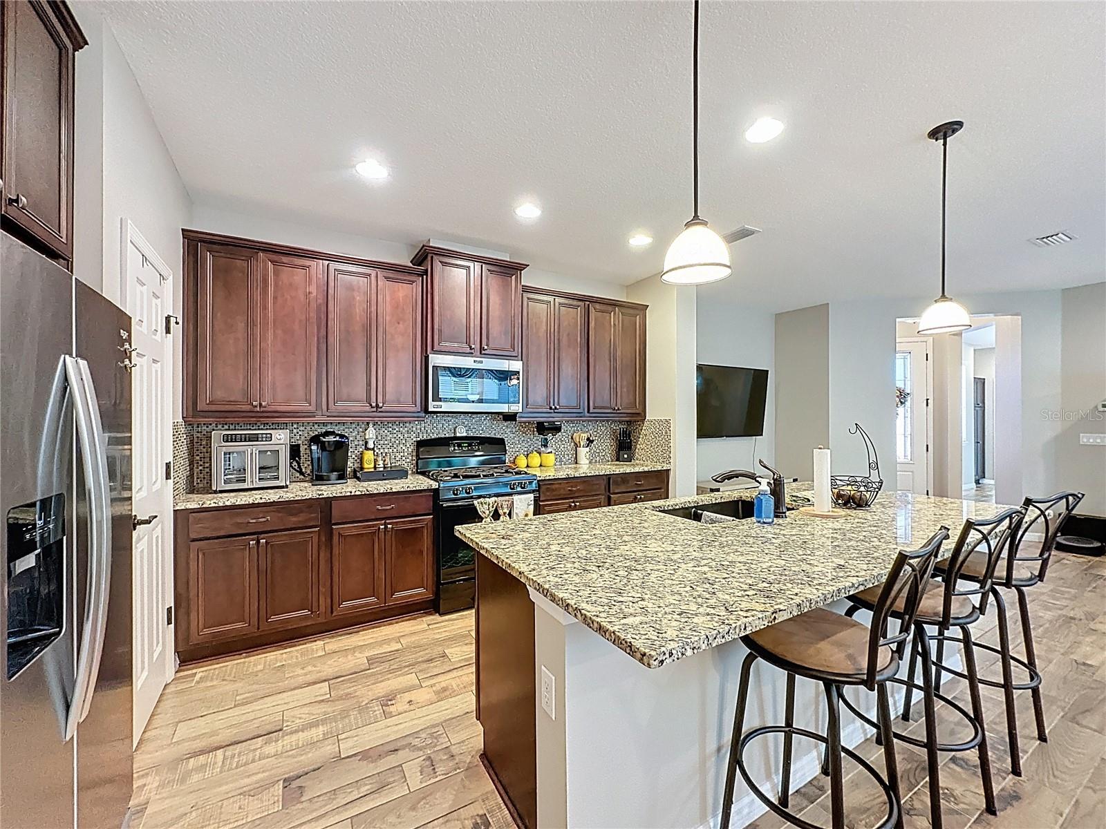 CASCADES OF GROVELAND (TRILOGY) - Residential