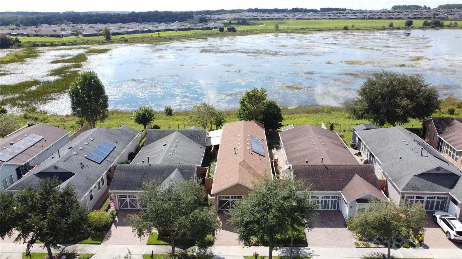 CASCADES OF GROVELAND (TRILOGY) - Residential