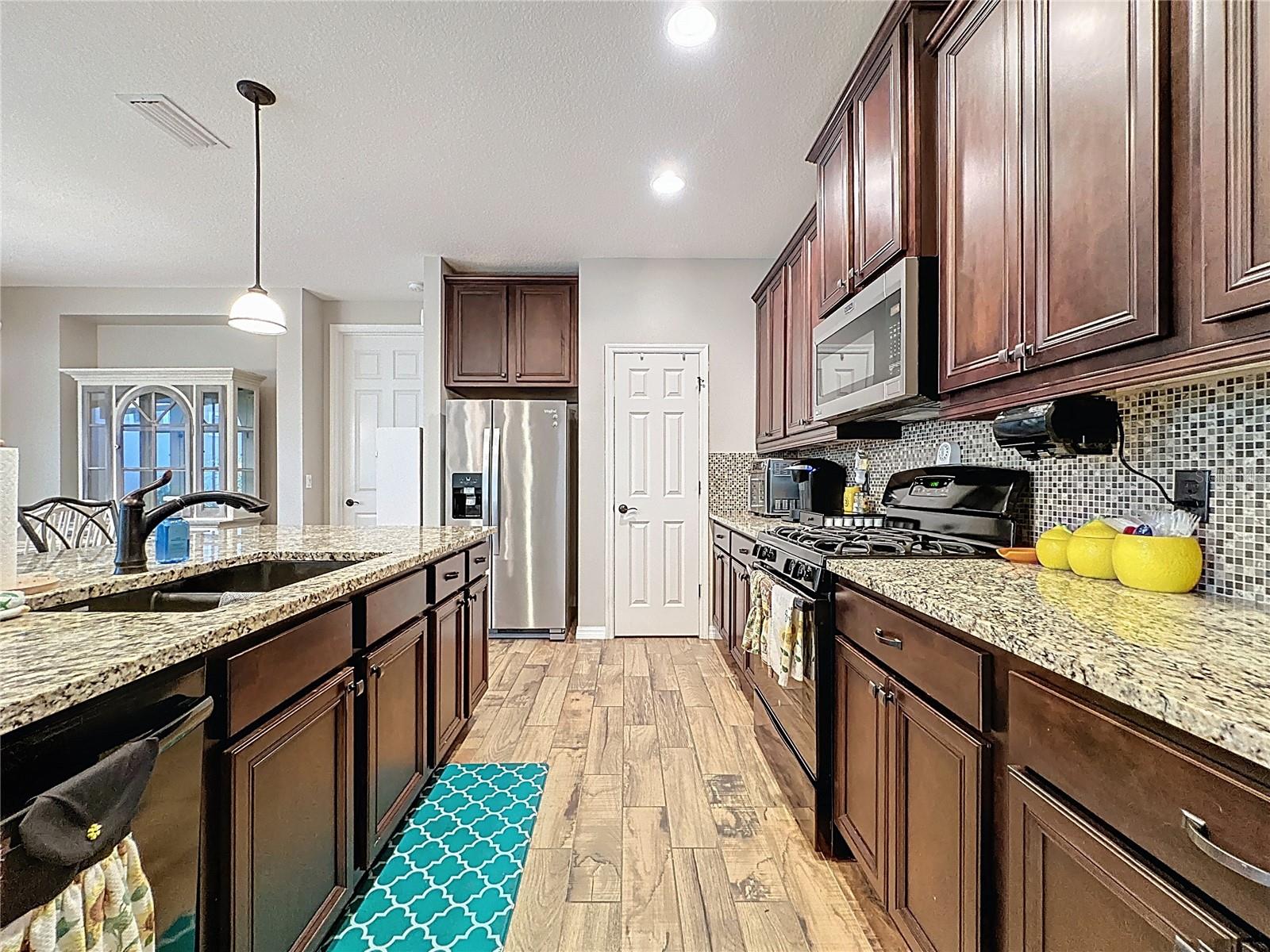 CASCADES OF GROVELAND (TRILOGY) - Residential