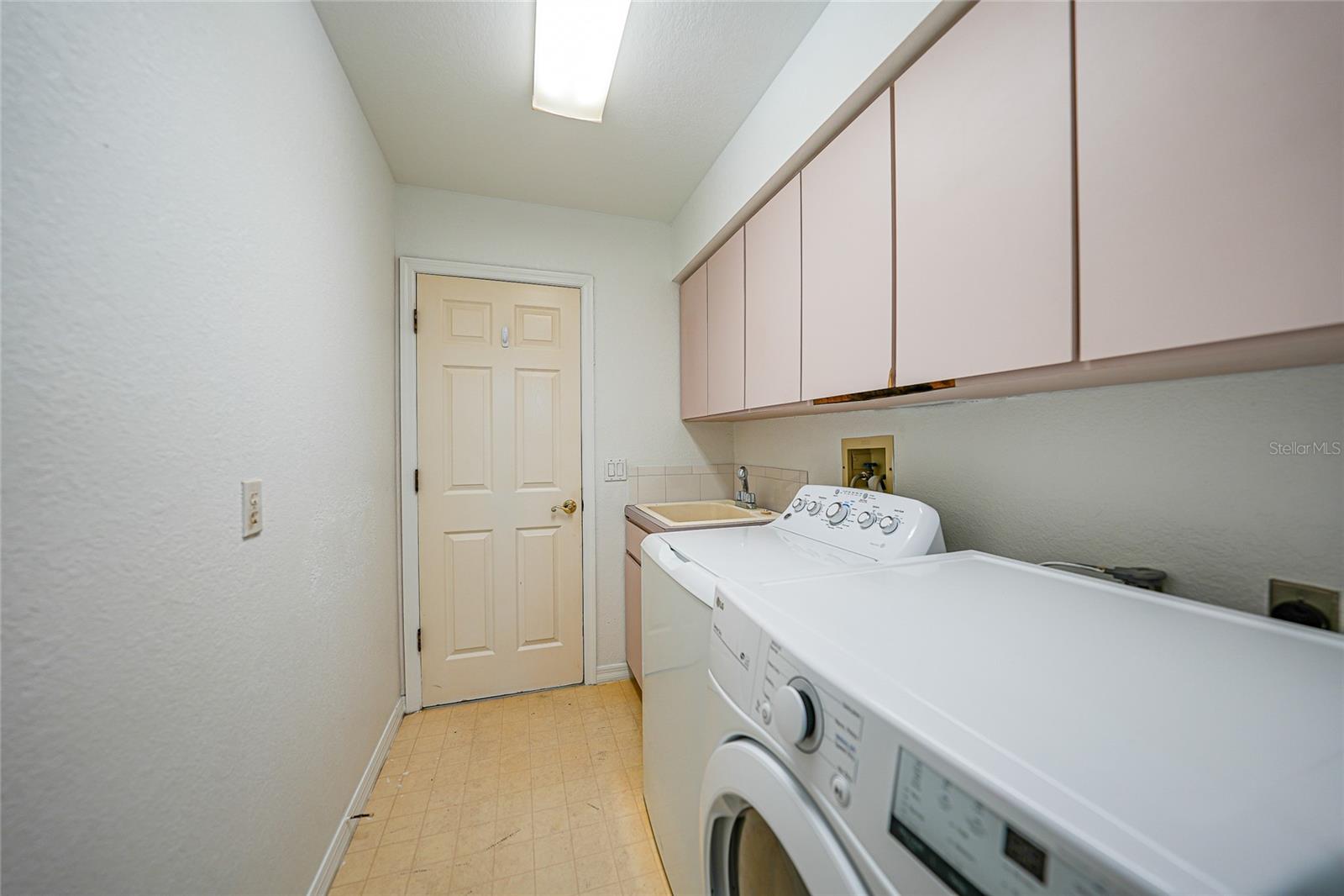 ROTONDA WEST BROADMOOR - Residential